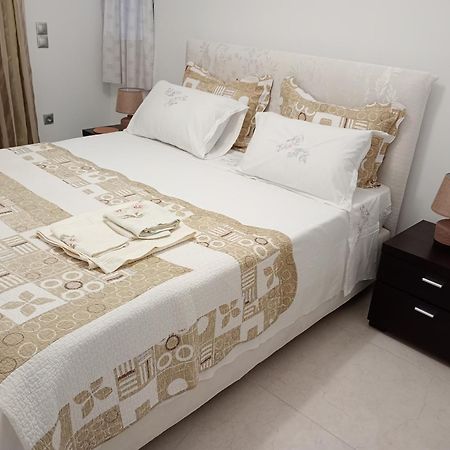 Coastal Garden Getaway Apartment Vári Ngoại thất bức ảnh
