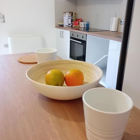 Coastal Garden Getaway Apartment Vári Ngoại thất bức ảnh