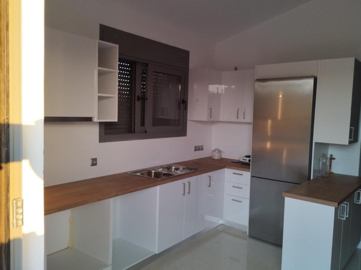 Coastal Garden Getaway Apartment Vári Ngoại thất bức ảnh