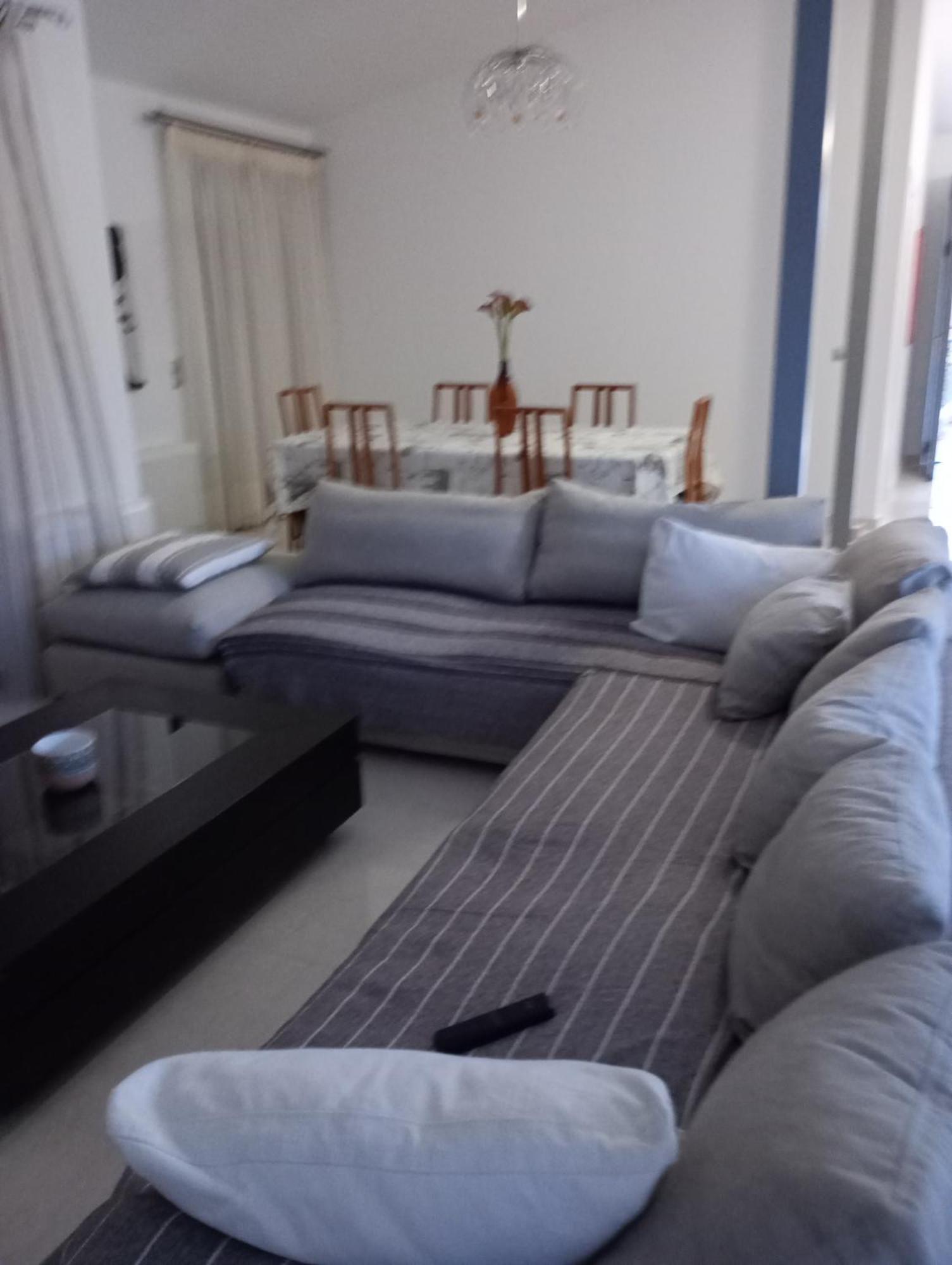 Coastal Garden Getaway Apartment Vári Ngoại thất bức ảnh